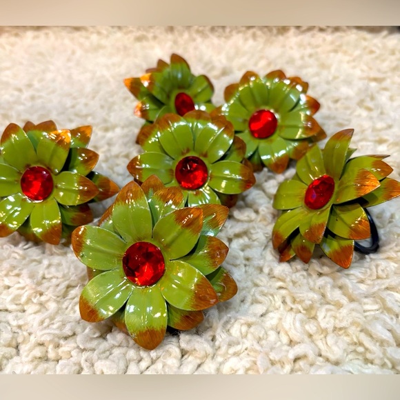 Pier 1 Other - Set/6, Pier 1, flower/rhinestone napkin rings Cottagecore, enameled, Gardenparty